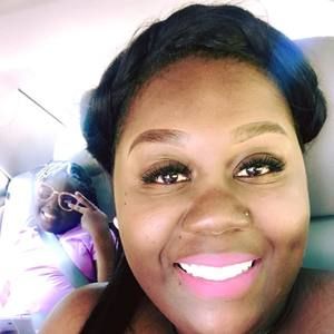 Meet your Posher, Aisha